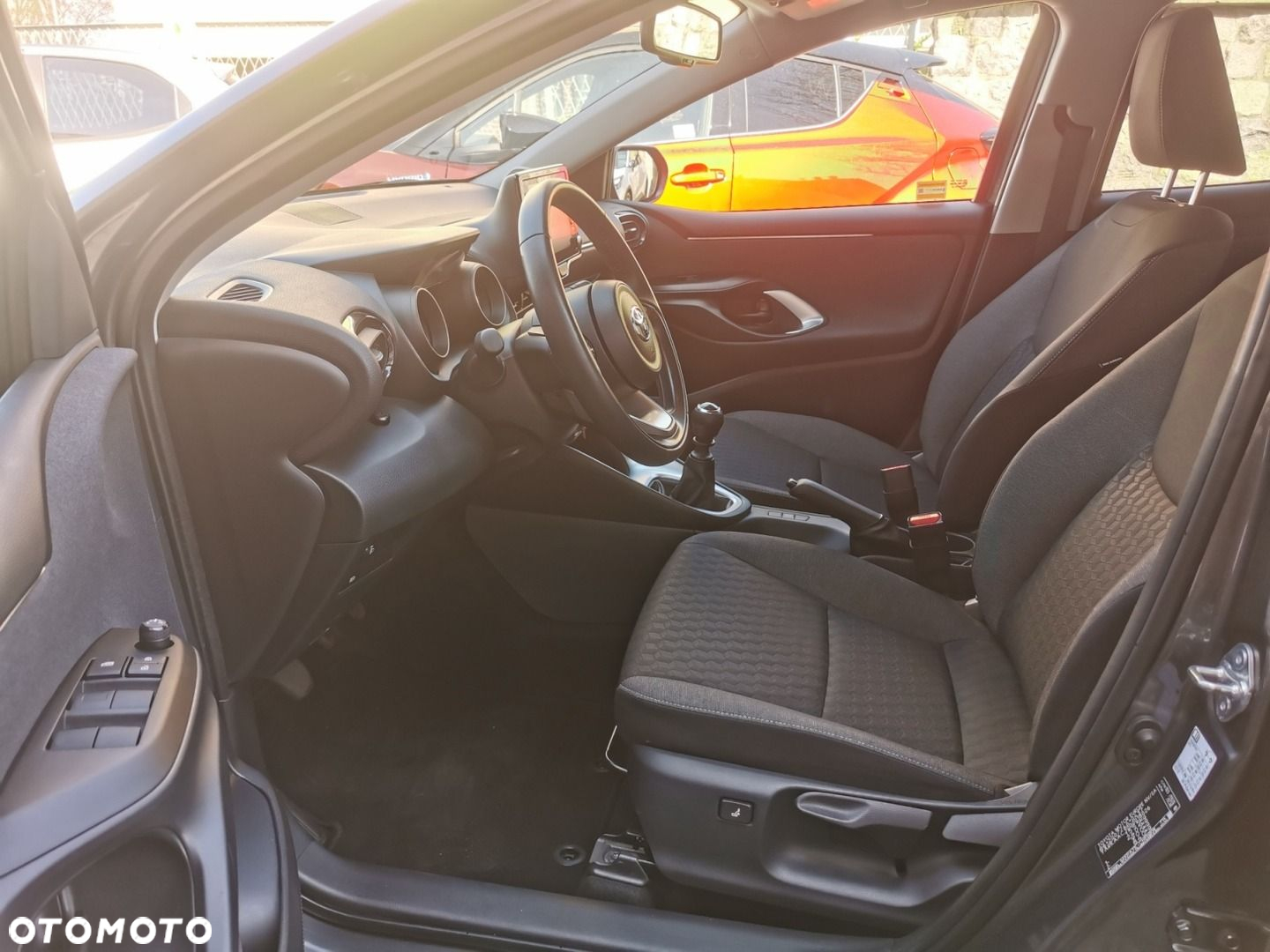 Toyota Yaris - 12