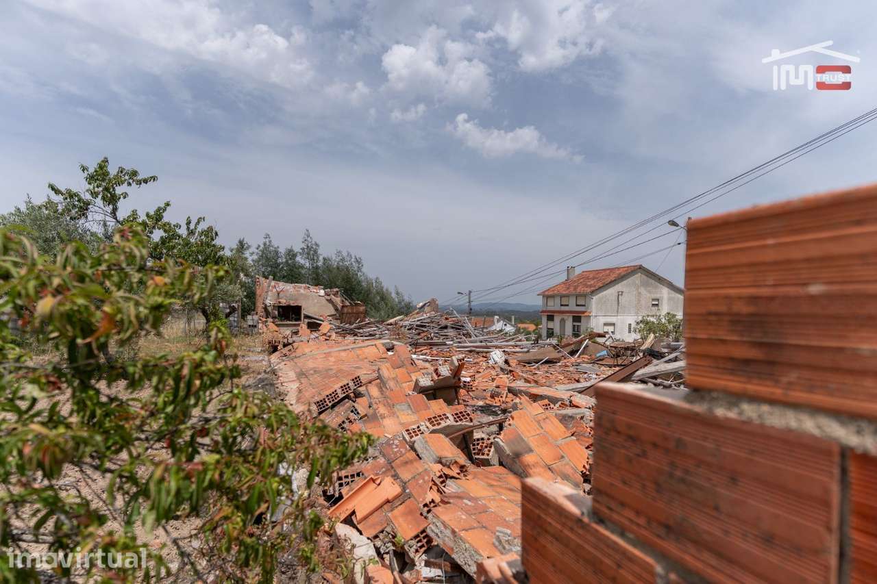 Armazém para reconstrução em Alburitel  Ourém - Grande imagem: 3/7