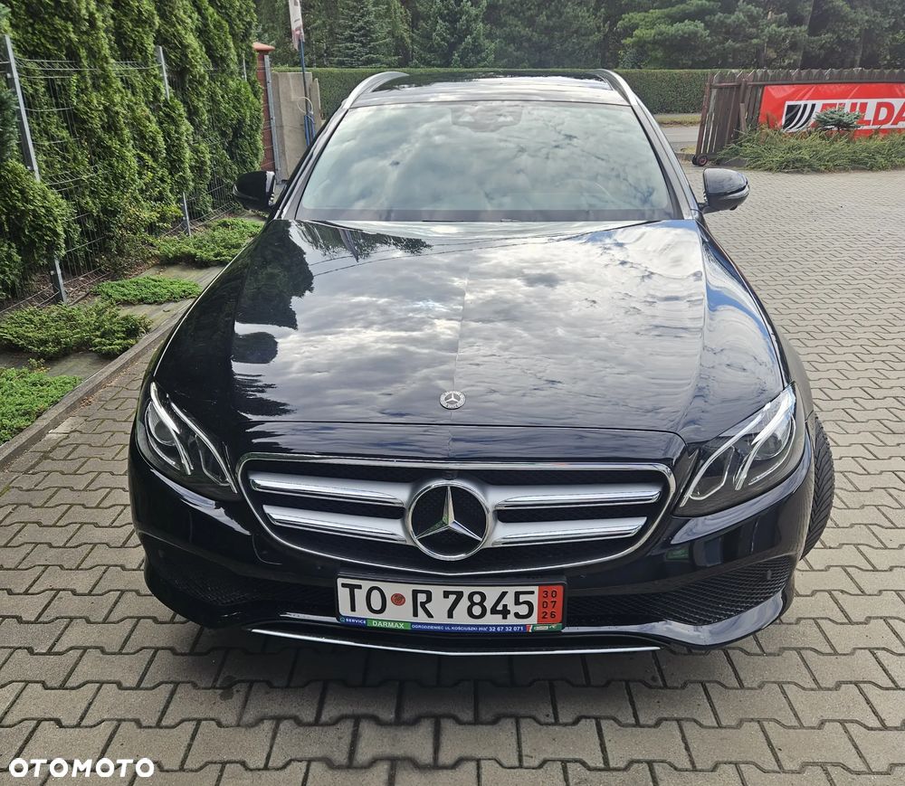 Mercedes-Benz Klasa E 200 4-Matic 9G-TRONIC - 2