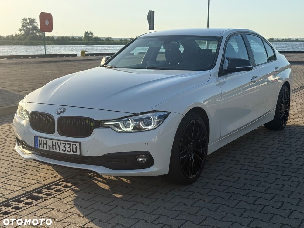 BMW Seria 3 318d Sport Line - 3