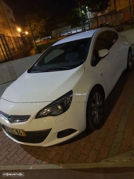 Opel Astra GTC - 1