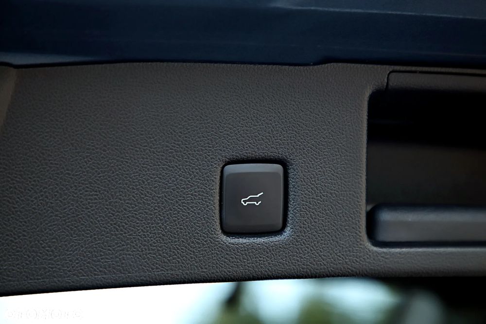 Ford Kuga 2.0 EcoBlue AWD ST-Line X - 23