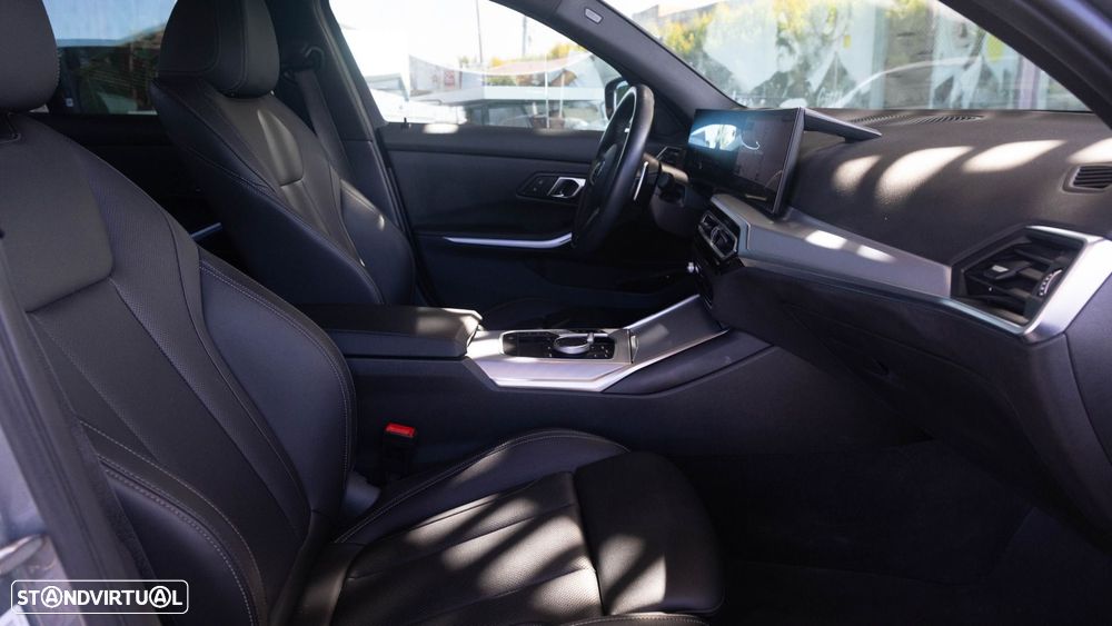 BMW 320 e Pack Desportivo M Auto - 11