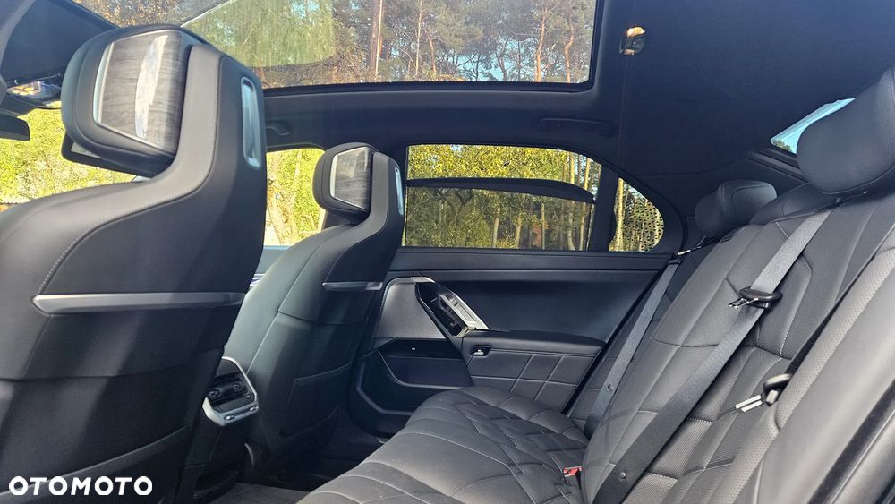 BMW Seria 7 - 25