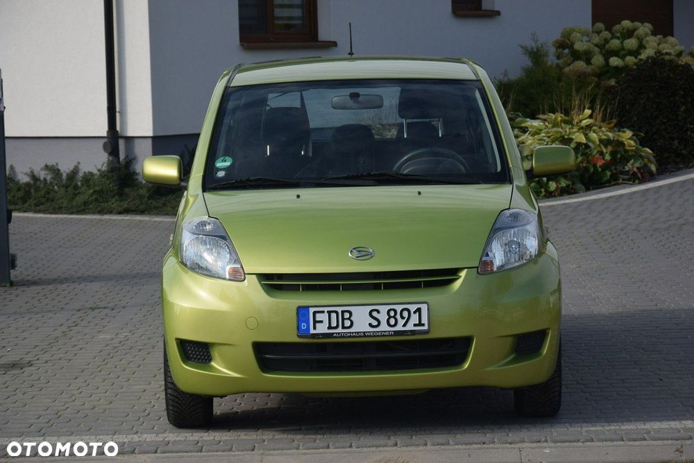 Daihatsu Sirion - 2