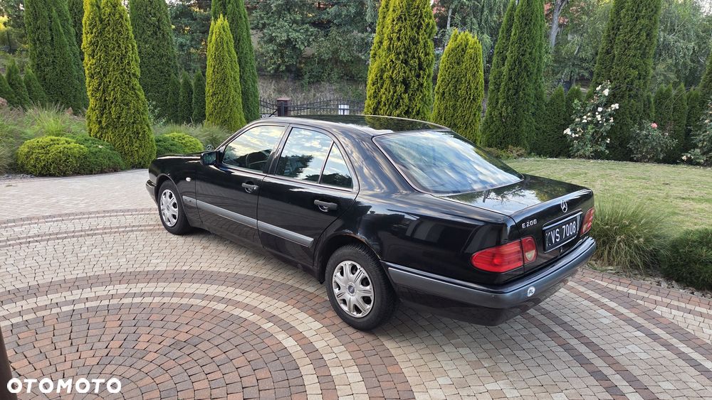 Mercedes-Benz Klasa E - 7