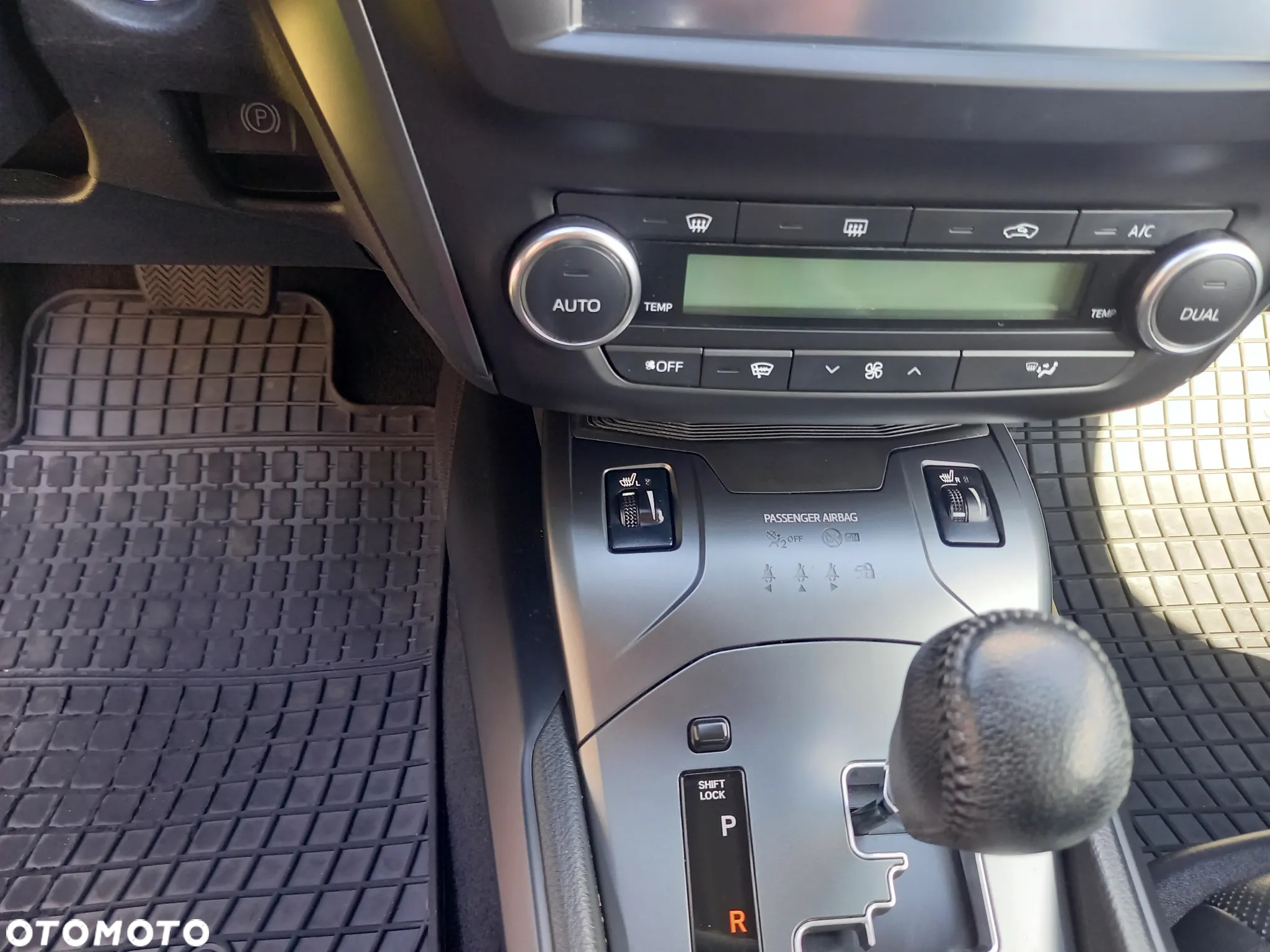 Toyota Avensis - 8