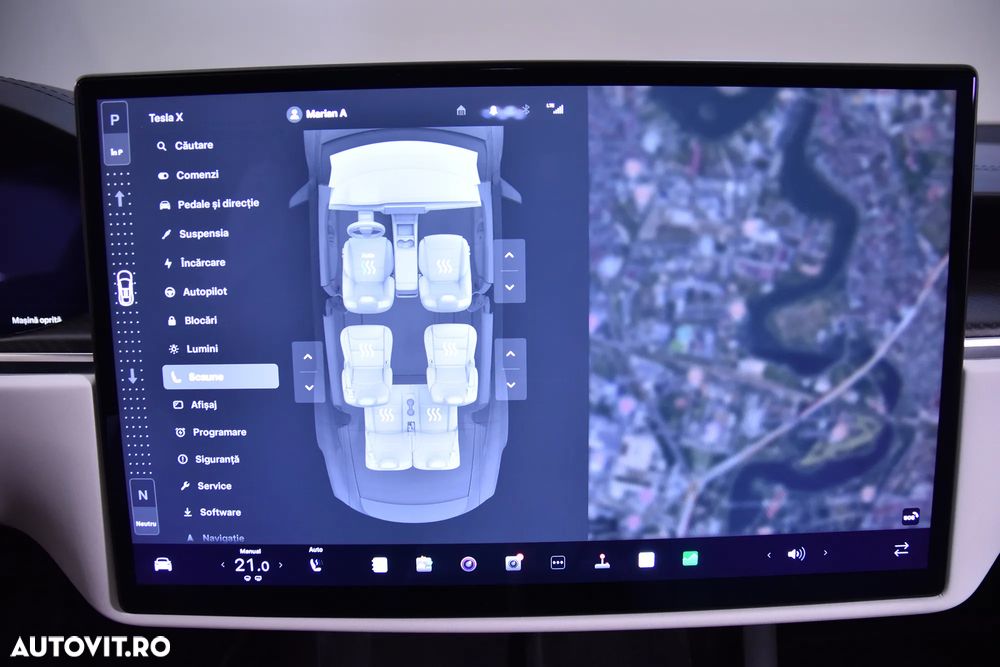 Tesla Model X - 17