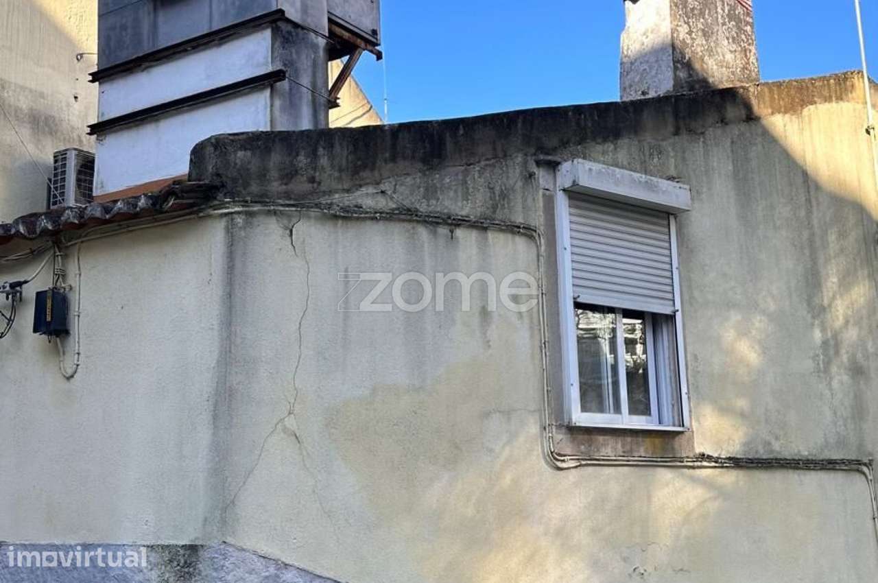 Prédio de Gaveto com Potencial de Reabilitação - Grande imagem: 3/15