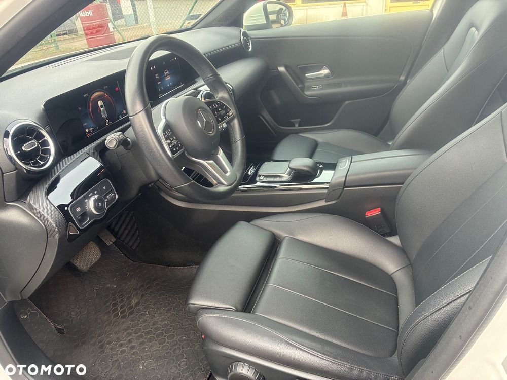 Mercedes-Benz Klasa A 180 7G-DCT - 21