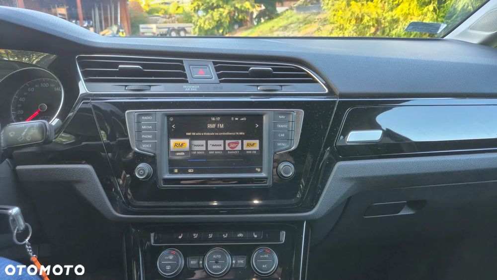 Volkswagen Touran 1.8 TSI BMT Highline DSG - 10