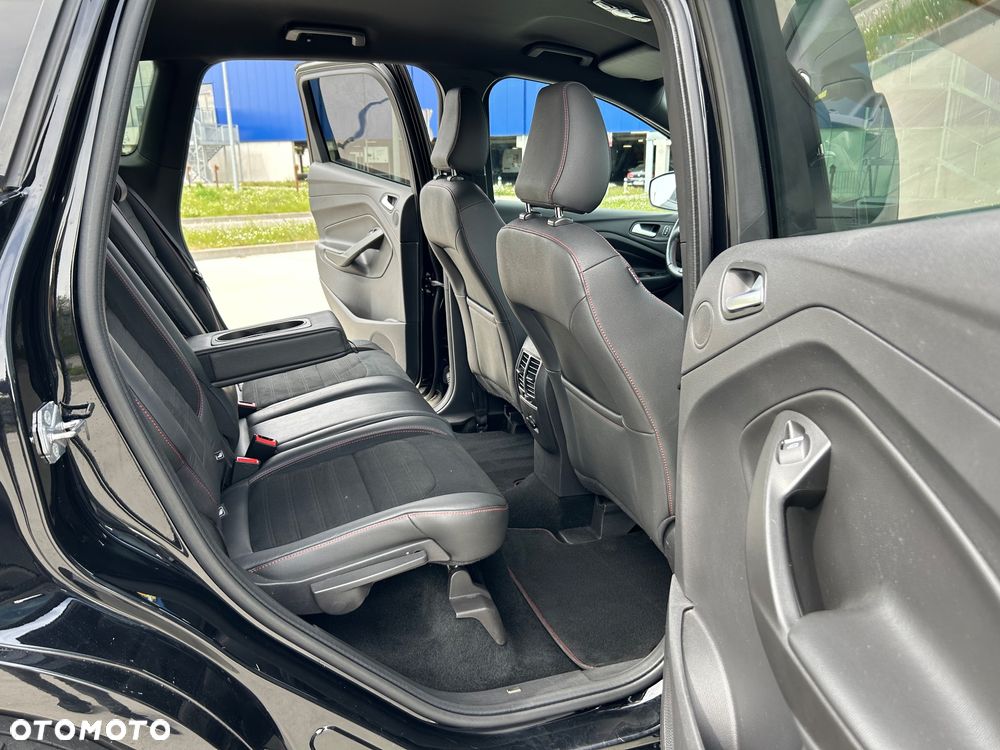 Ford Kuga 1.5 EcoBoost 2x4 ST-Line - 23
