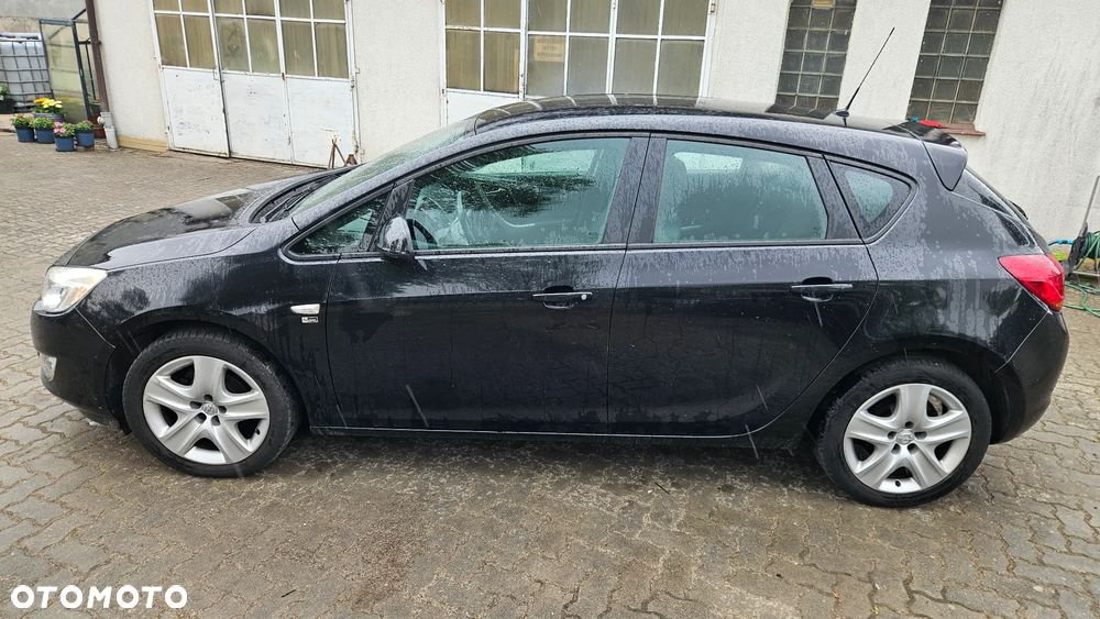 Opel Astra 1.4 T Cosmo EU6 - 11