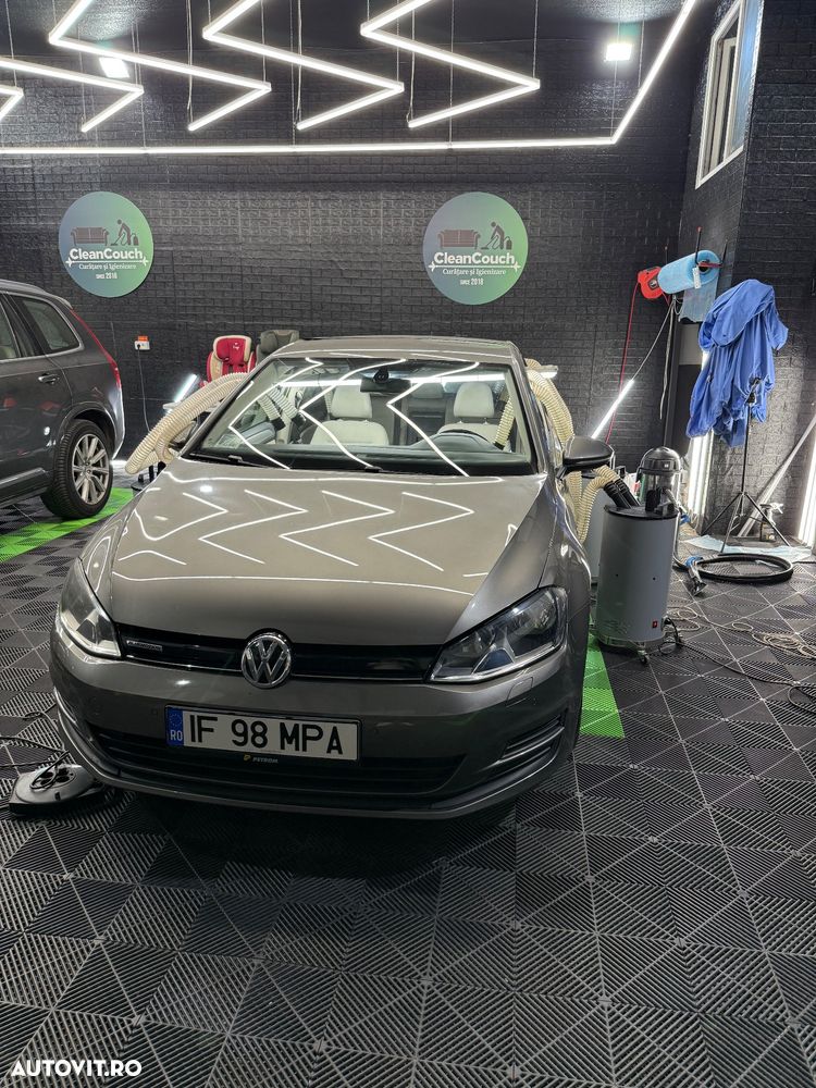 Volkswagen Golf - 12