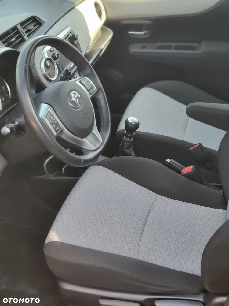 Toyota Yaris - 13