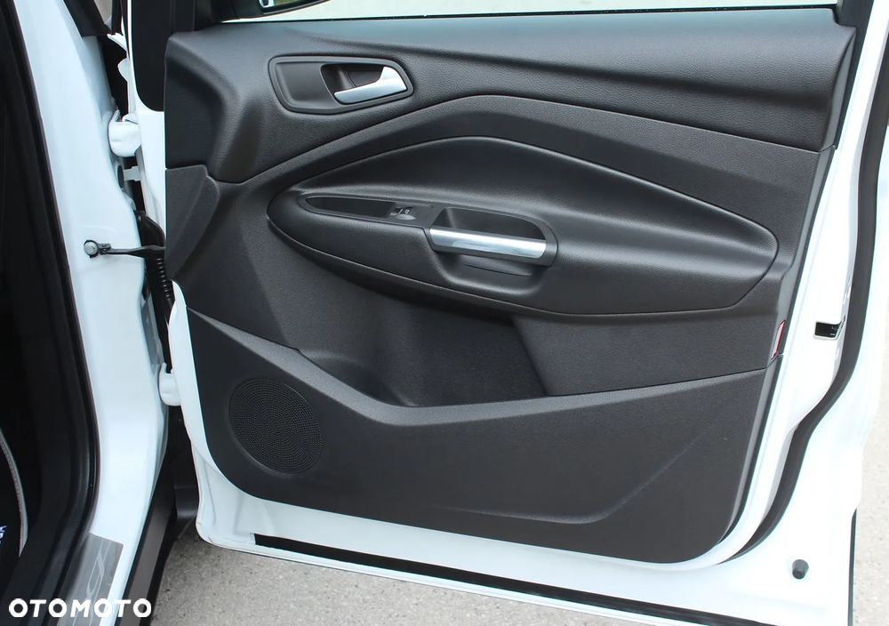 Ford Kuga - 34