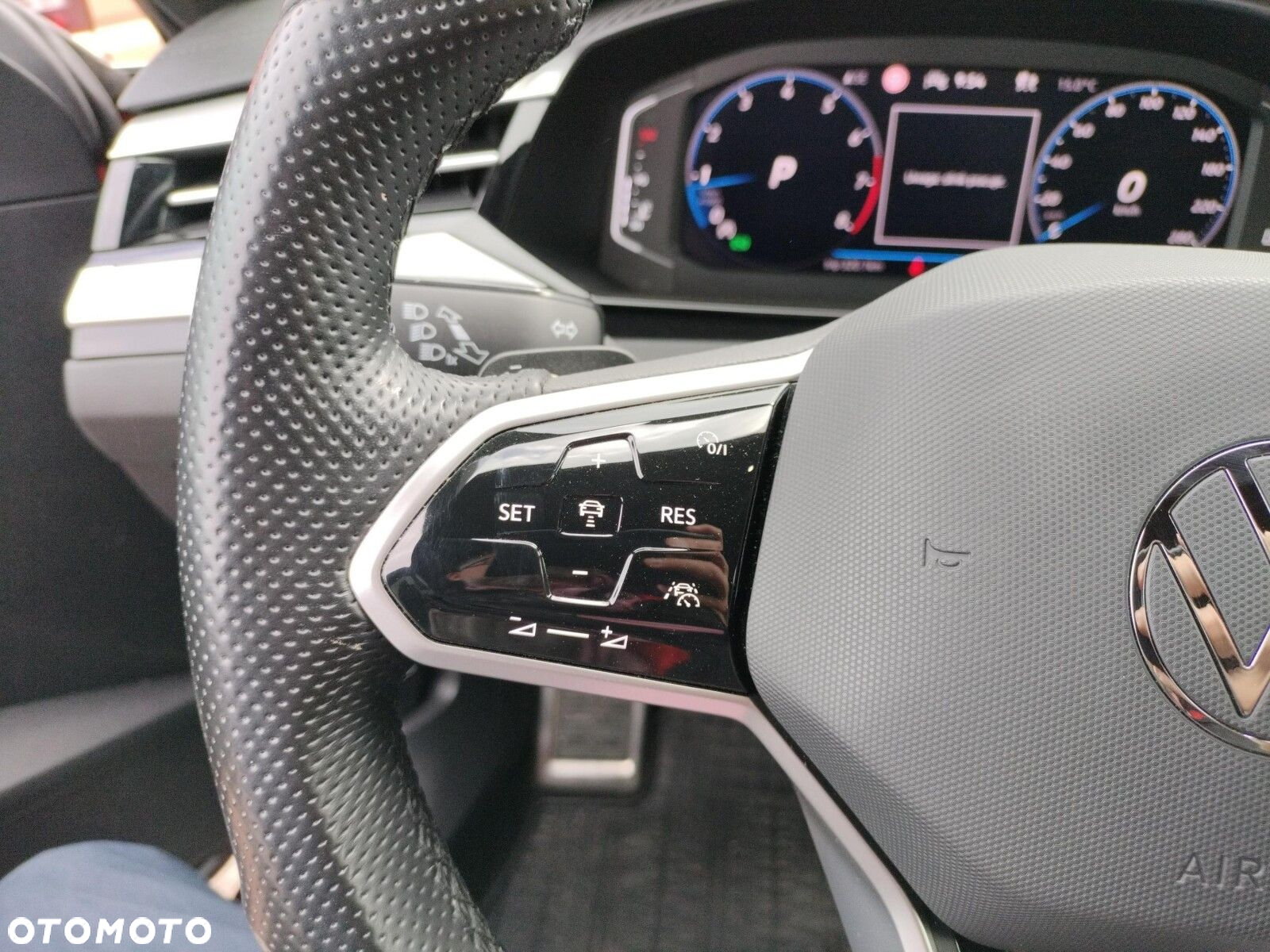 Volkswagen Arteon 2.0 TSI R-Line DSG - 25
