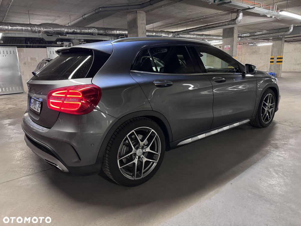Mercedes-Benz GLA - 4