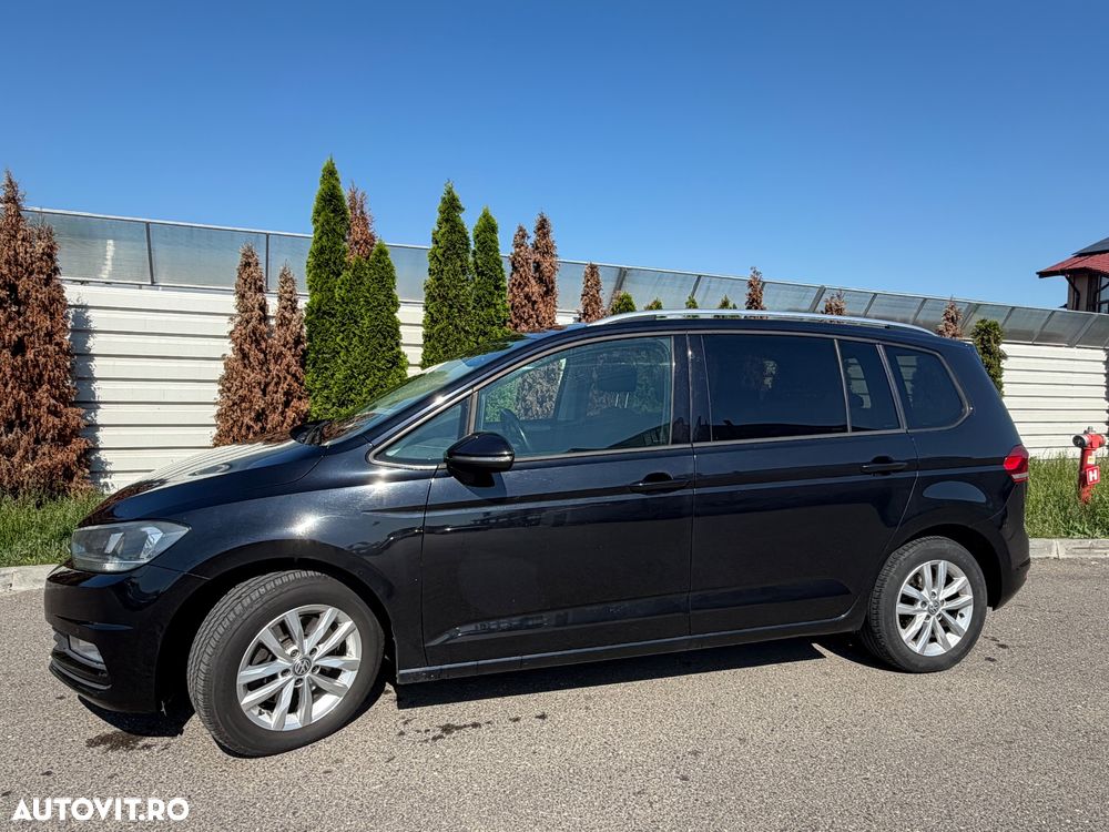 Volkswagen Touran - 1