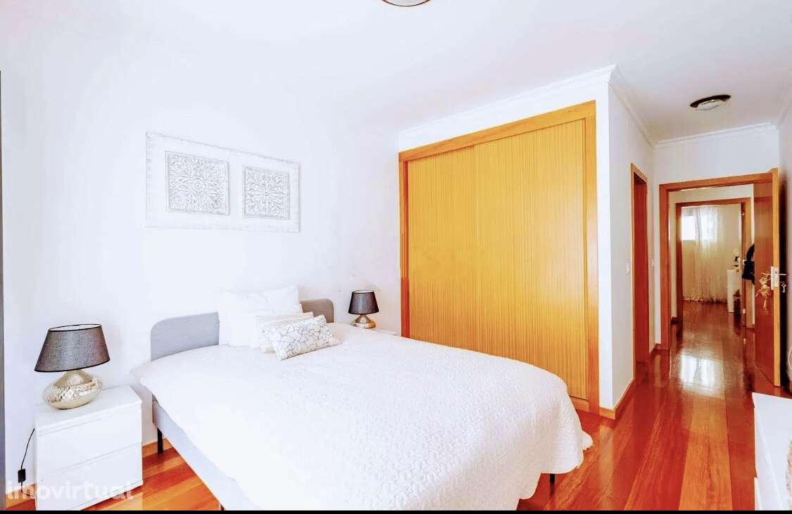 Apartamento T2 no centro em Santa Cruz com e áreas generosas , praias - Grande imagem: 4/15