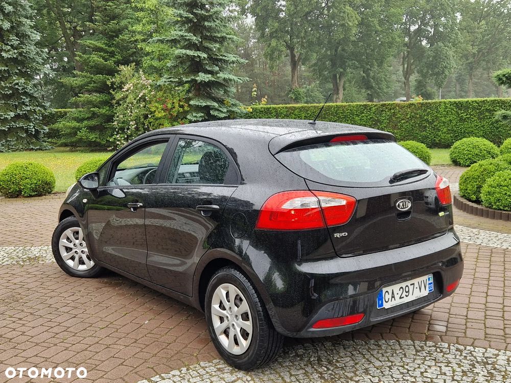 Kia Rio 1.2 Attract - 4