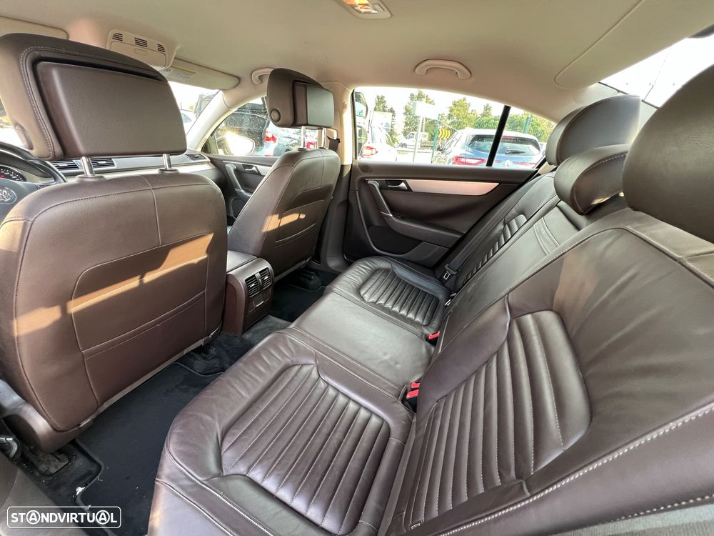 VW Passat 2.0 TDI Highline - 11