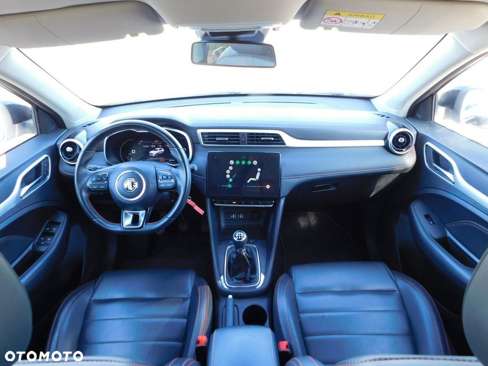 MG ZS - 6