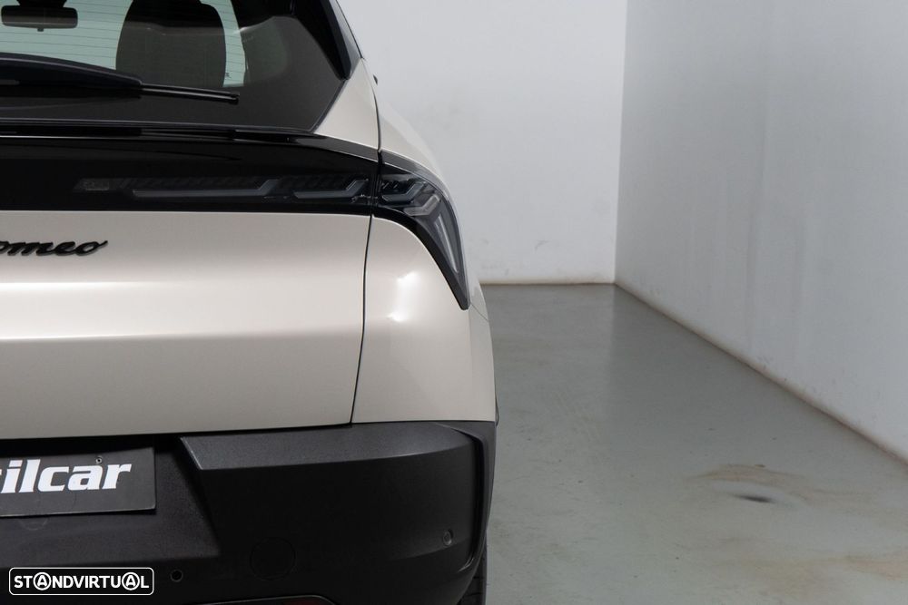 Alfa Romeo Junior 54 kWh Intensa - 18