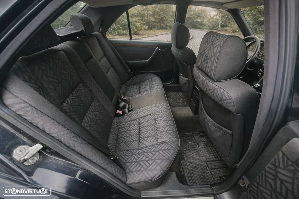 Mercedes-Benz C 200 D Elegance - 4