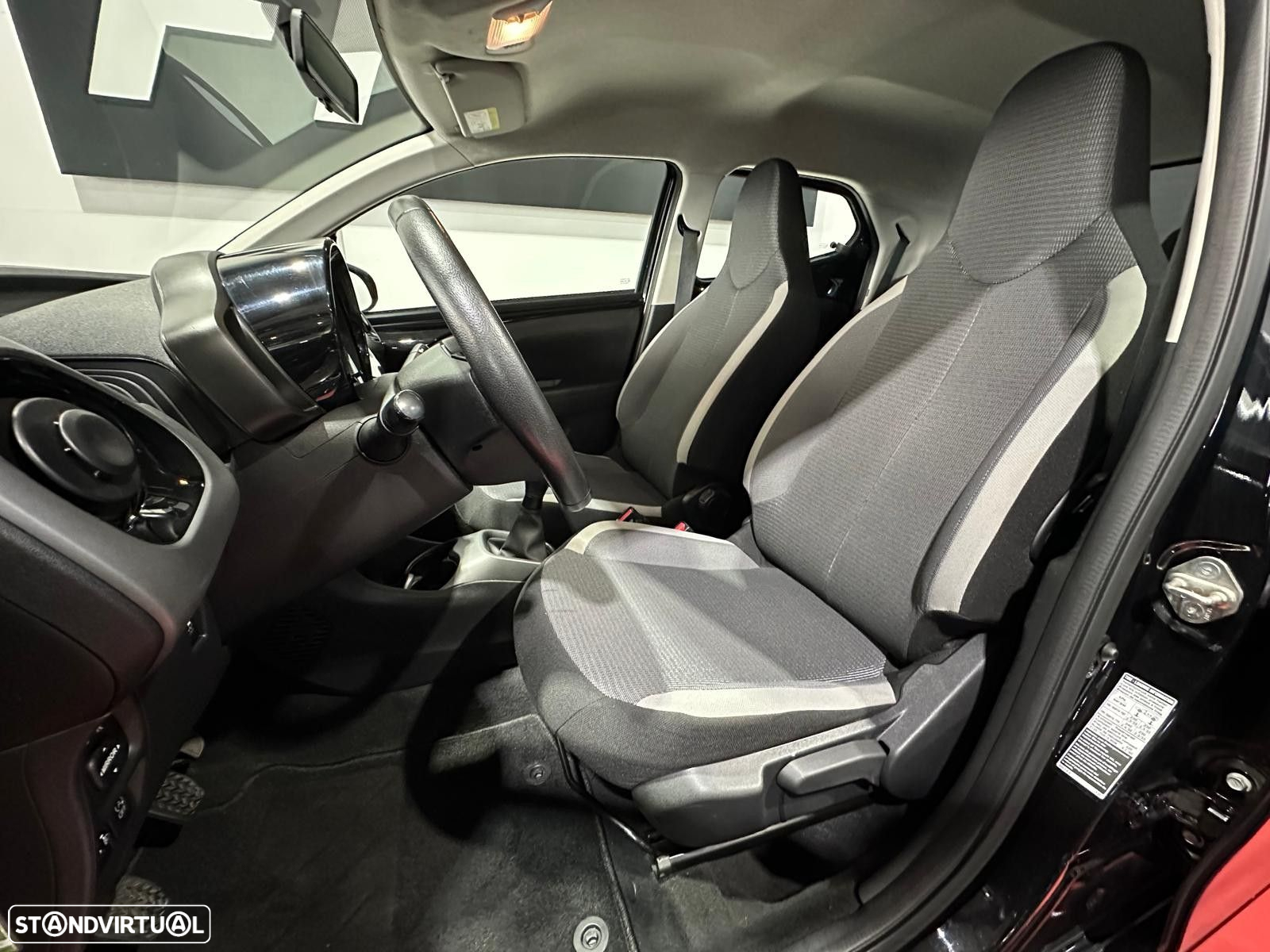 Toyota Aygo 1.0 X-Plus - 23
