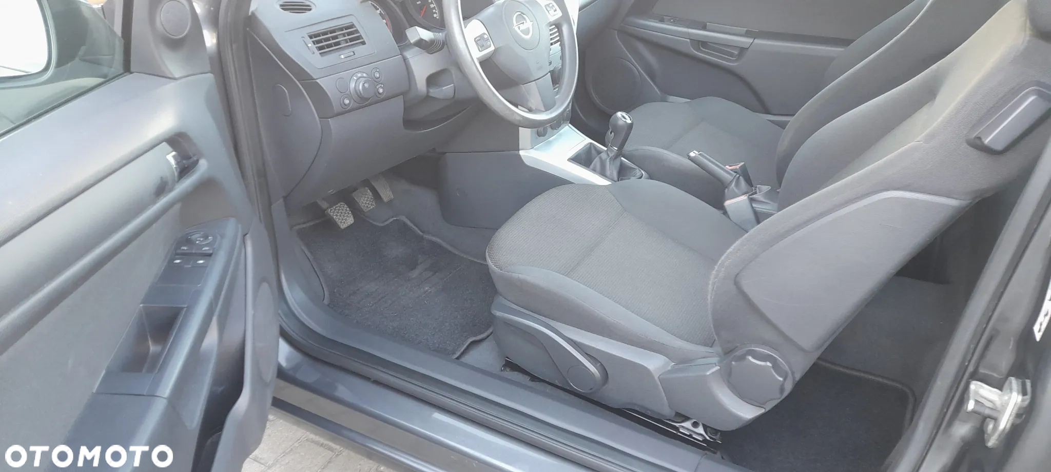 Opel Astra GTC 1.4 - 9