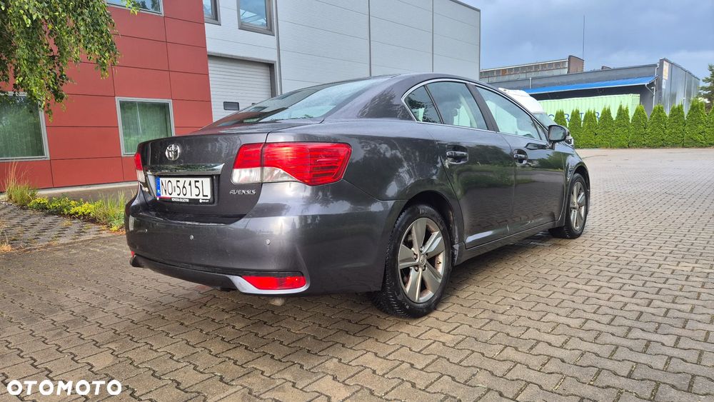 Toyota Avensis 2.0 D-4D Premium - 7
