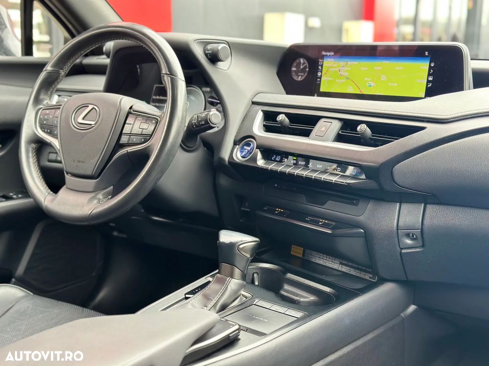 Lexus UX 250h (E-FOUR) Executive Line - 2