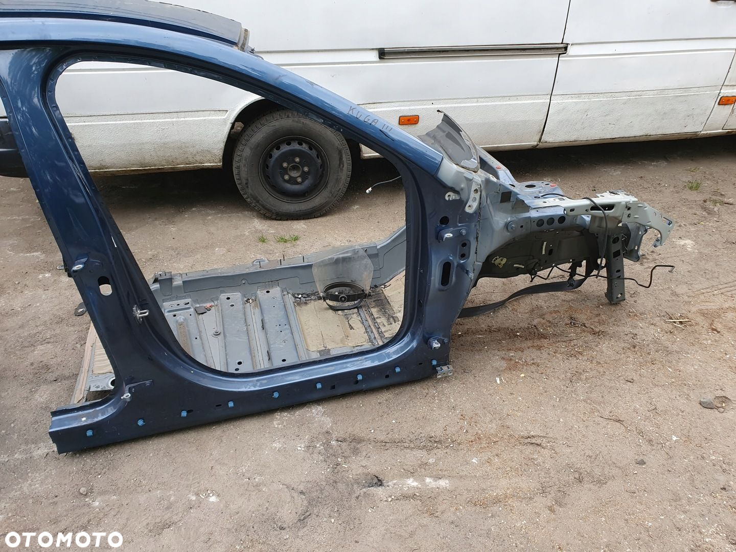 fartuch próg słupek prawy Ford Kuga mk3 - 6