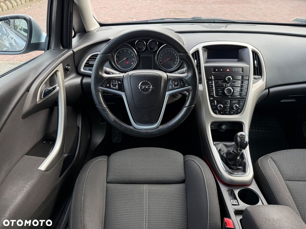 Opel Astra 1.4 T Cosmo - 25