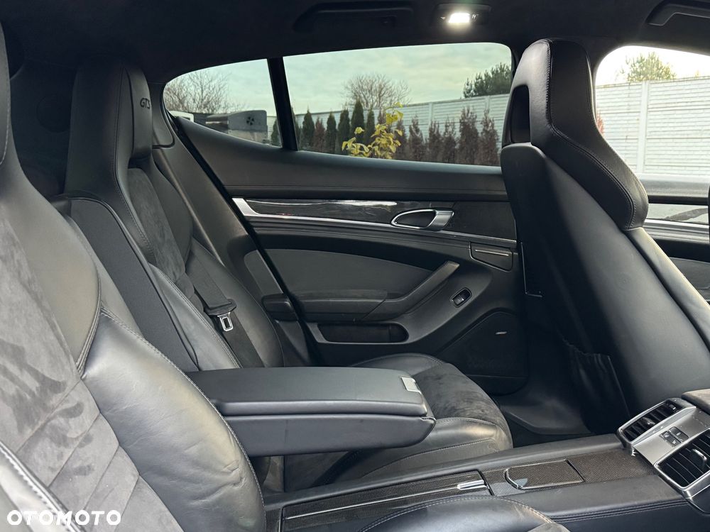 Porsche Panamera 4S PDK - 18
