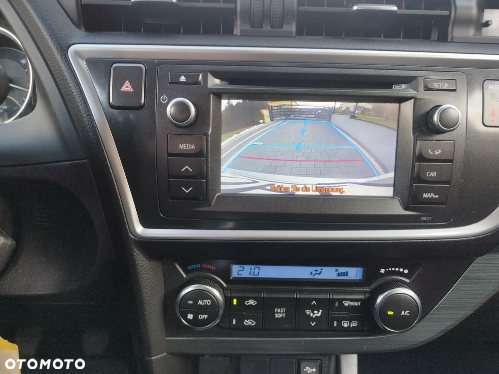 Toyota Auris 1.6 Valvematic Executive - 19