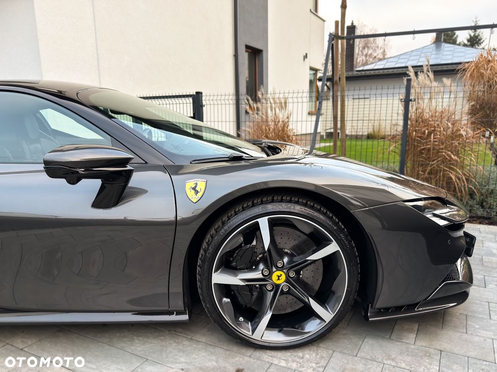 Ferrari SF90 Stradale - 13