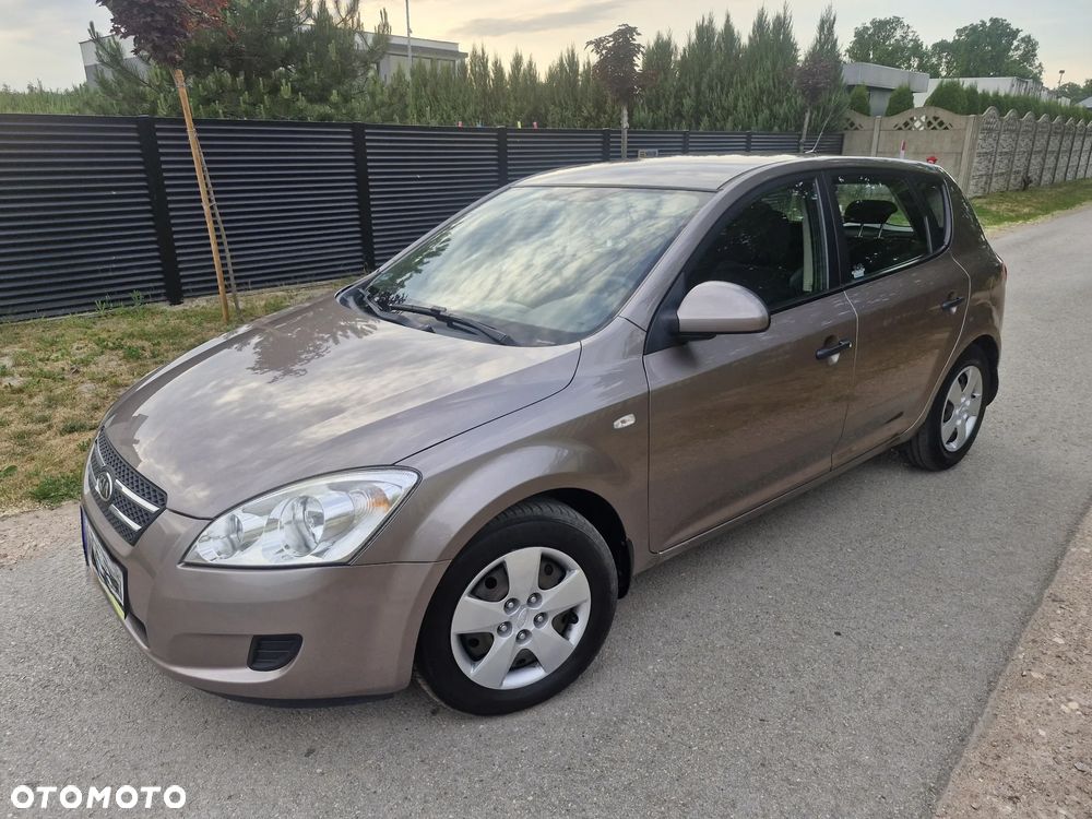Kia Ceed 1.6 Crdi Comfort - 4