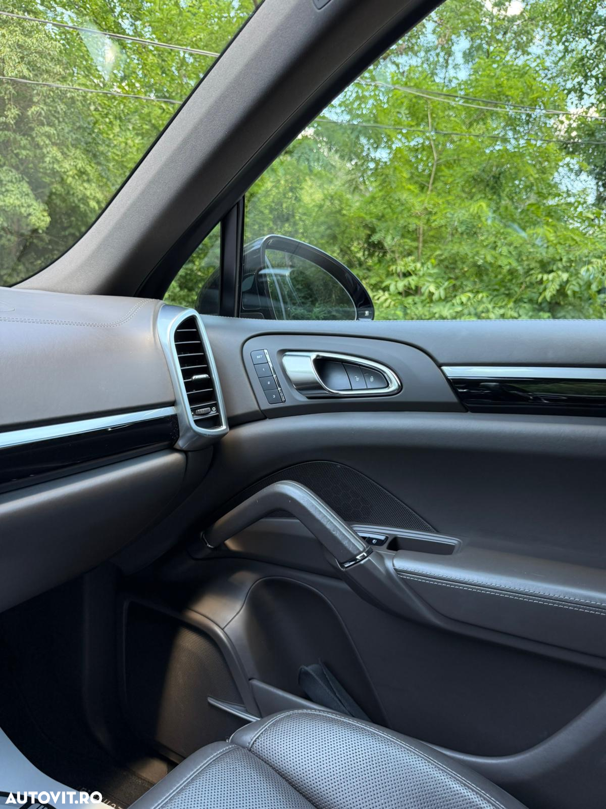 Porsche Cayenne 3.0 L - 33