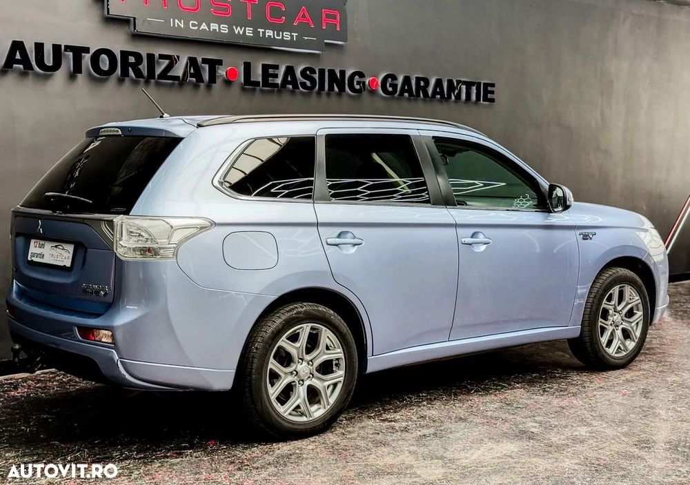 Mitsubishi Outlander - 10