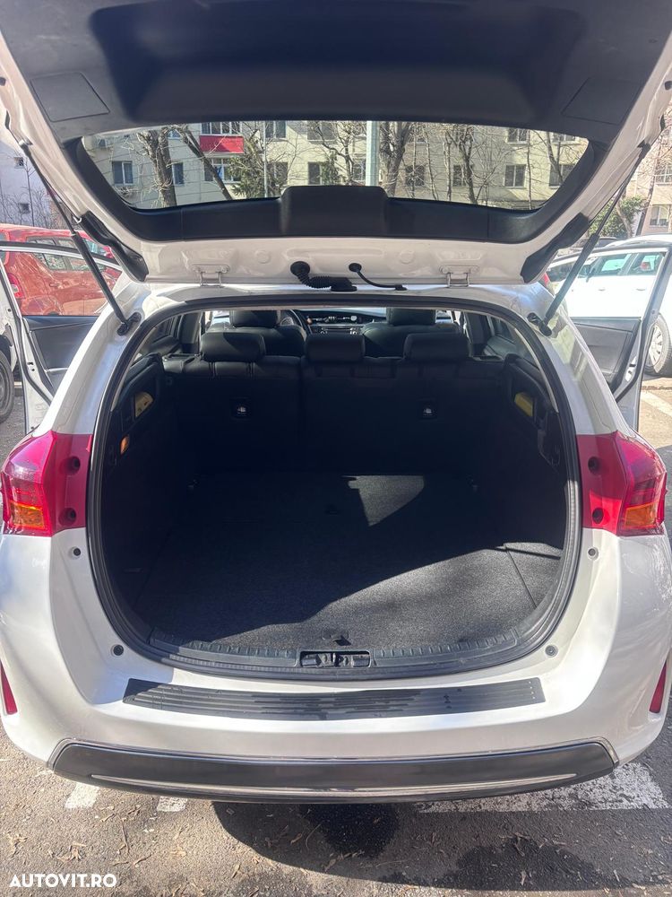 Toyota Auris 1.8 L VVT-i Sol+ - 9