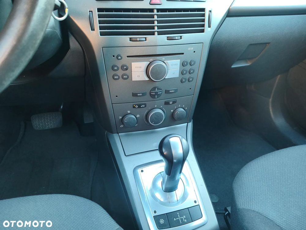 Opel Astra 1.6 Sport Easytronic - 17
