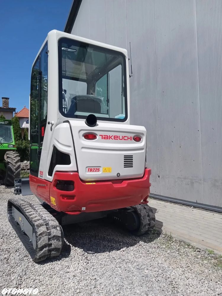 Takeuchi TB225 - 4