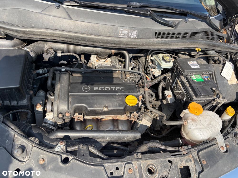 Opel Corsa 1.2 16V Essentia - 13