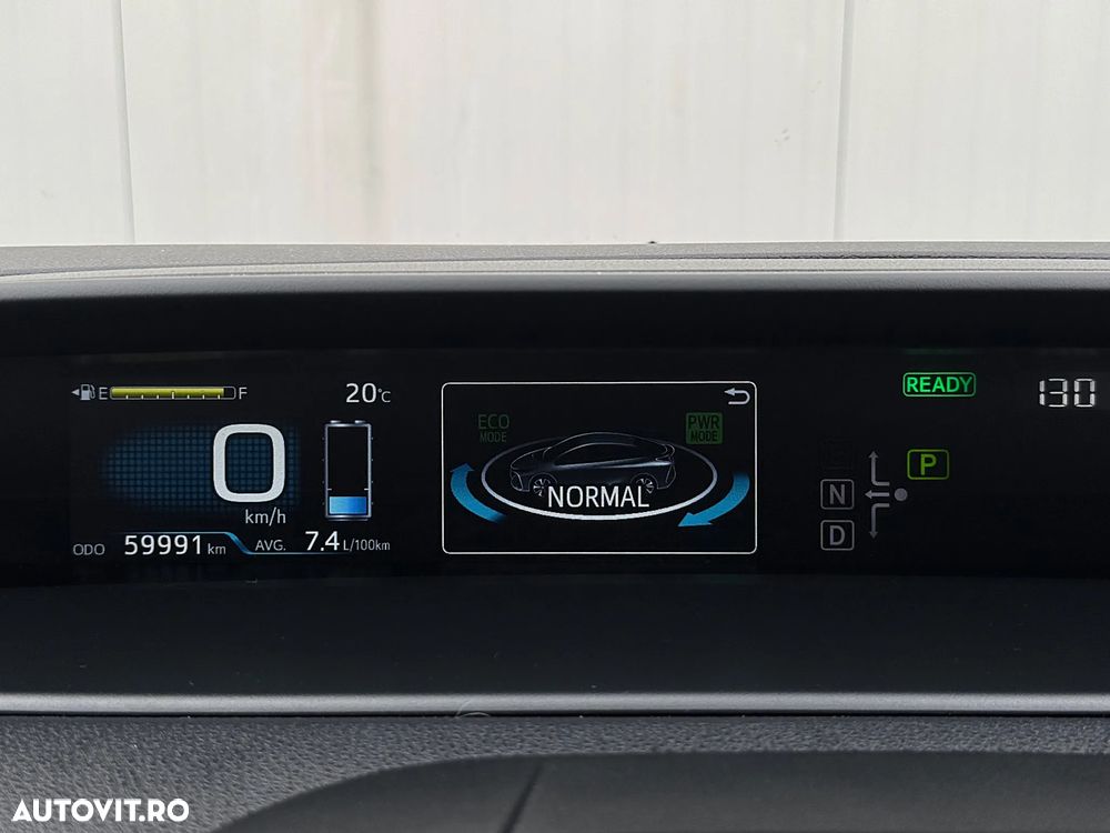 Toyota Prius Plug-in Hybrid Executive - 31