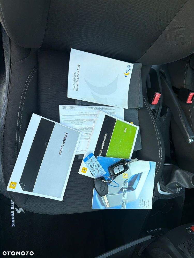 Renault Clio 1.2 16V 75 Yahoo - 12