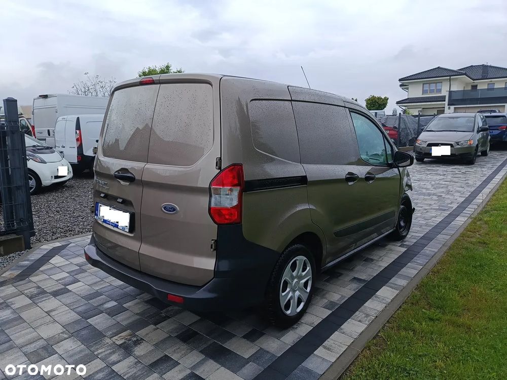 Ford Transit Courier - 4
