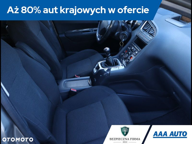 Peugeot 5008 - 10