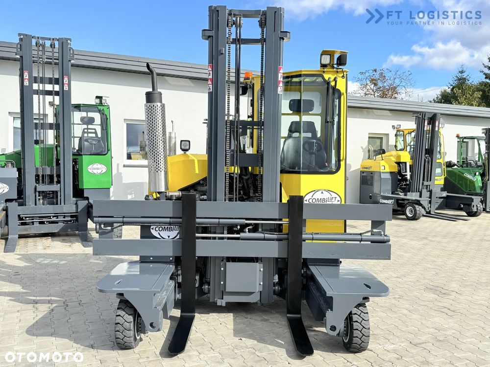 Combilift WÓZEK CZTEROKIERUNKOWY - WIELOKIERUNKOWY / JEDYNIE 491 MTH / C2500 / GAS / DUPLEX 4600MM / KRÓTKI - JEDYNIE 1900MM / SZEROKI 2700 POZYCJONER WIDEŁ / OGRZEWANIE / PEŁNA OGRZEWANA KABINA / STAN IDEALNY / Szeroka oferta wózków czterokierunkowych i bocznych, dopasowanych do różnorodnych potrzeb i zastosowań - 5